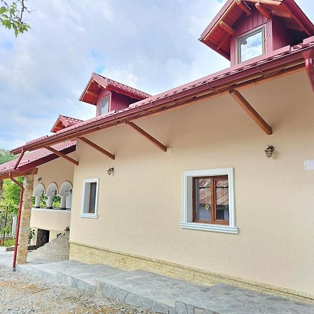 Casa Hera Călimăneşti Exterior foto